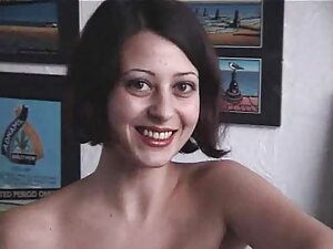 Esposa compartida con un amigo de la familia en un asado nocturno. hentai videos sub español La esposa lame el semen de otro hombre por primera vez.